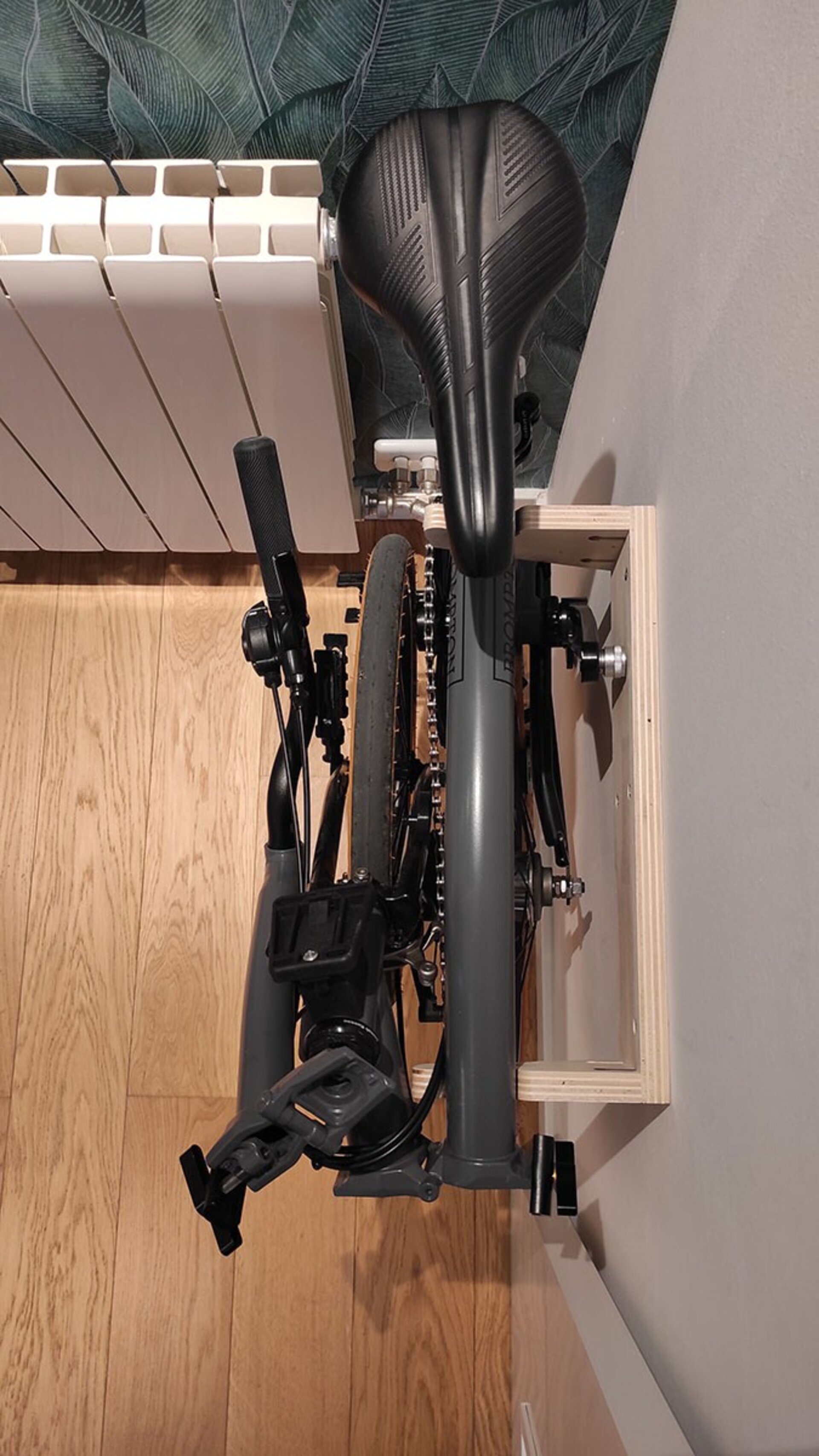 Soporte de pared para bicicleta Brompton - 10