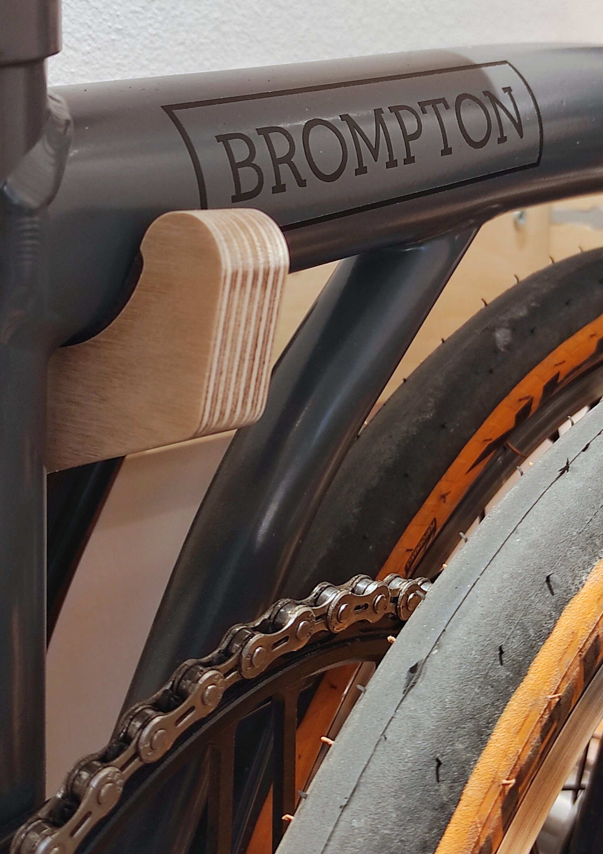Soporte de pared para bicicleta Brompton - 4